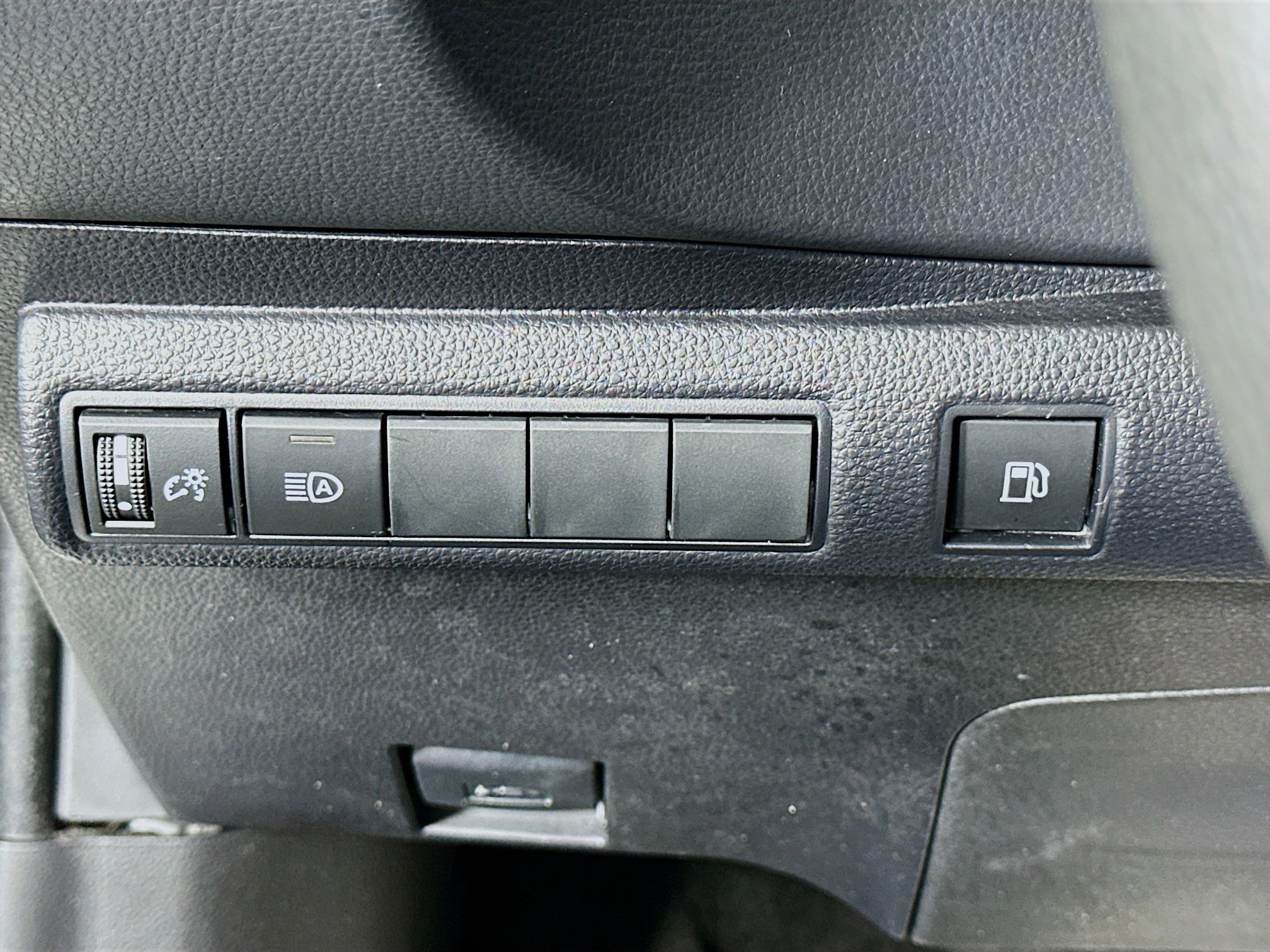 Used 2025 Toyota Corolla LE image 17