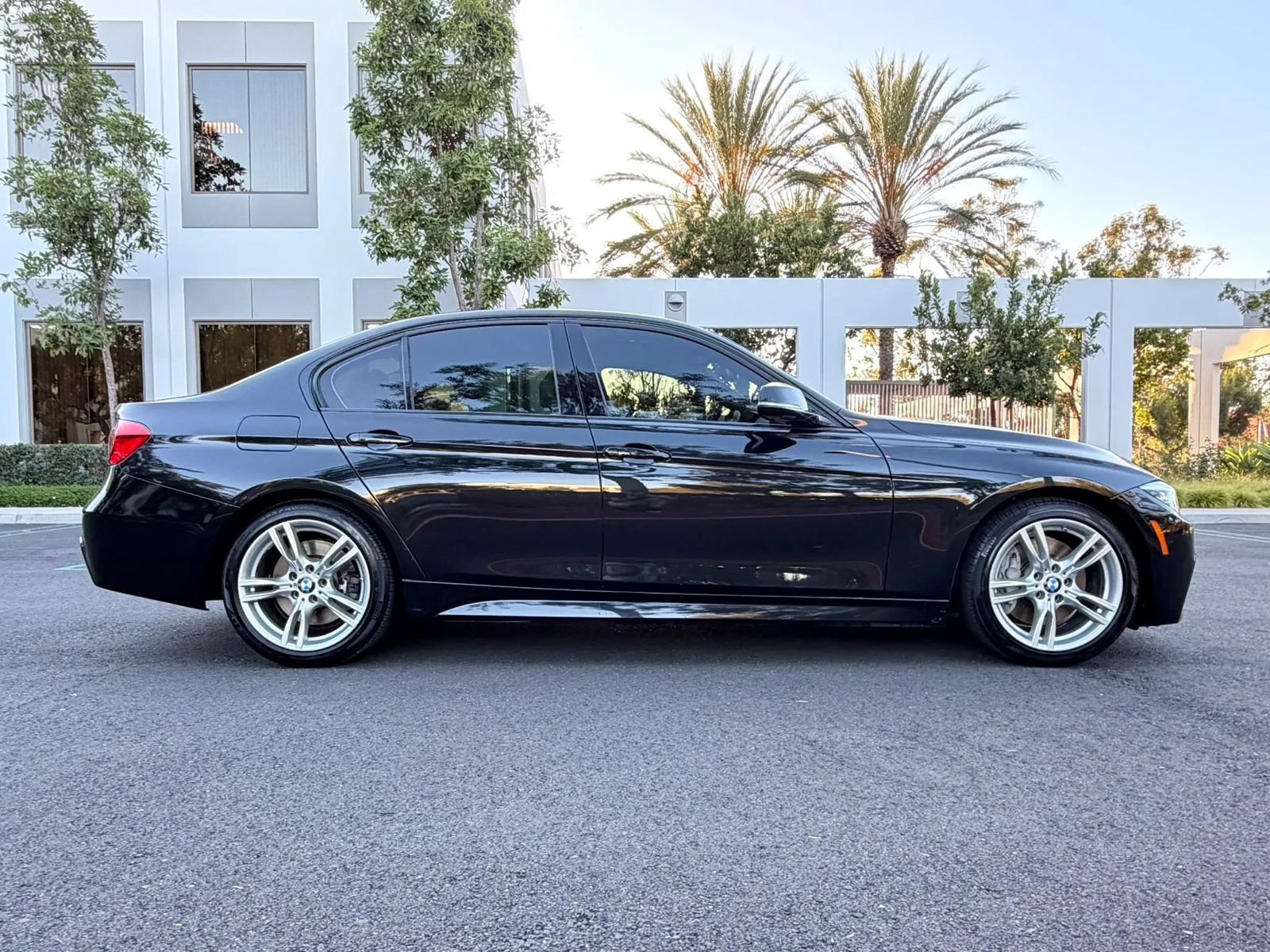 Used 2017 BMW 330i Sedan RWD image 3