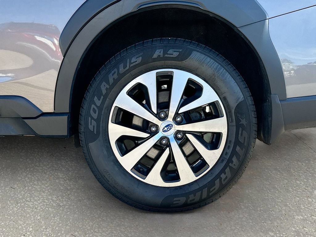 Used 2023 Subaru Outback Premium image 29