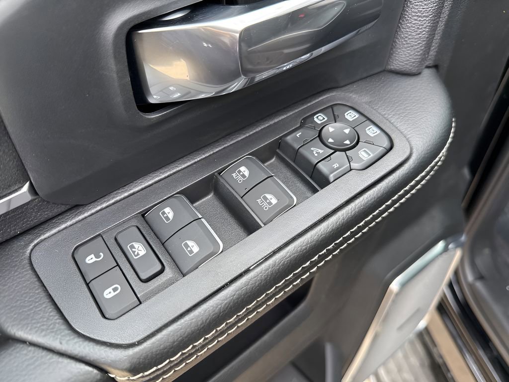 New 2026 RAM 2500 Laramie AWD/4WD image 27