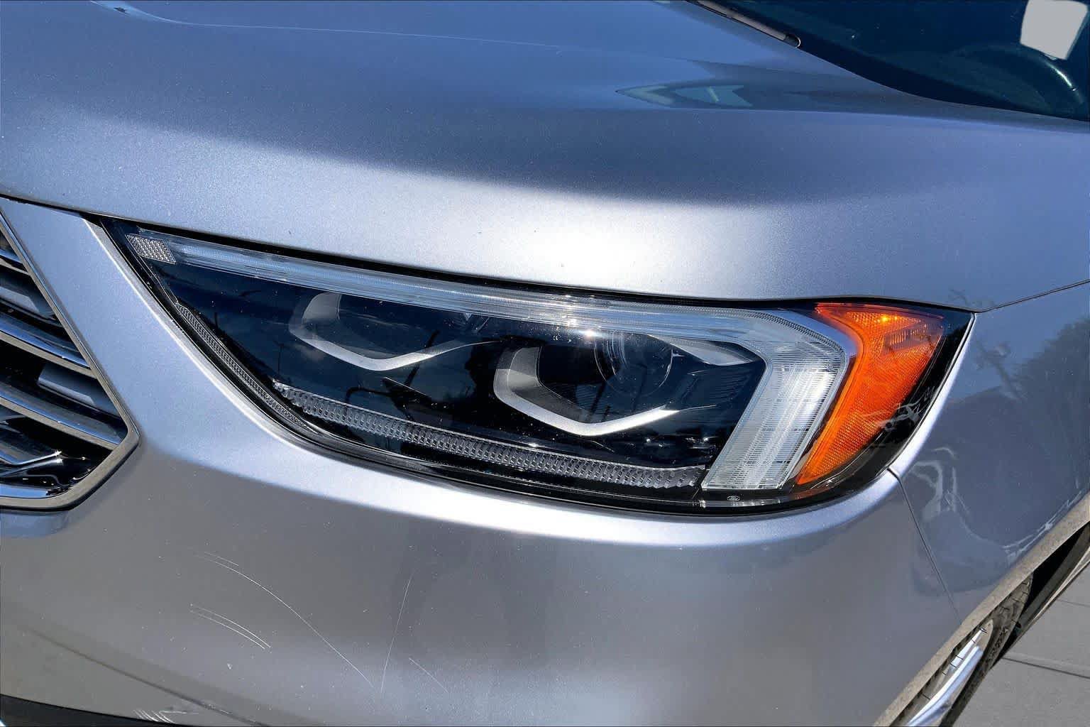 Used 2022 Ford Edge Titanium w/ Equipment Group 301A AWD/4WD image 28