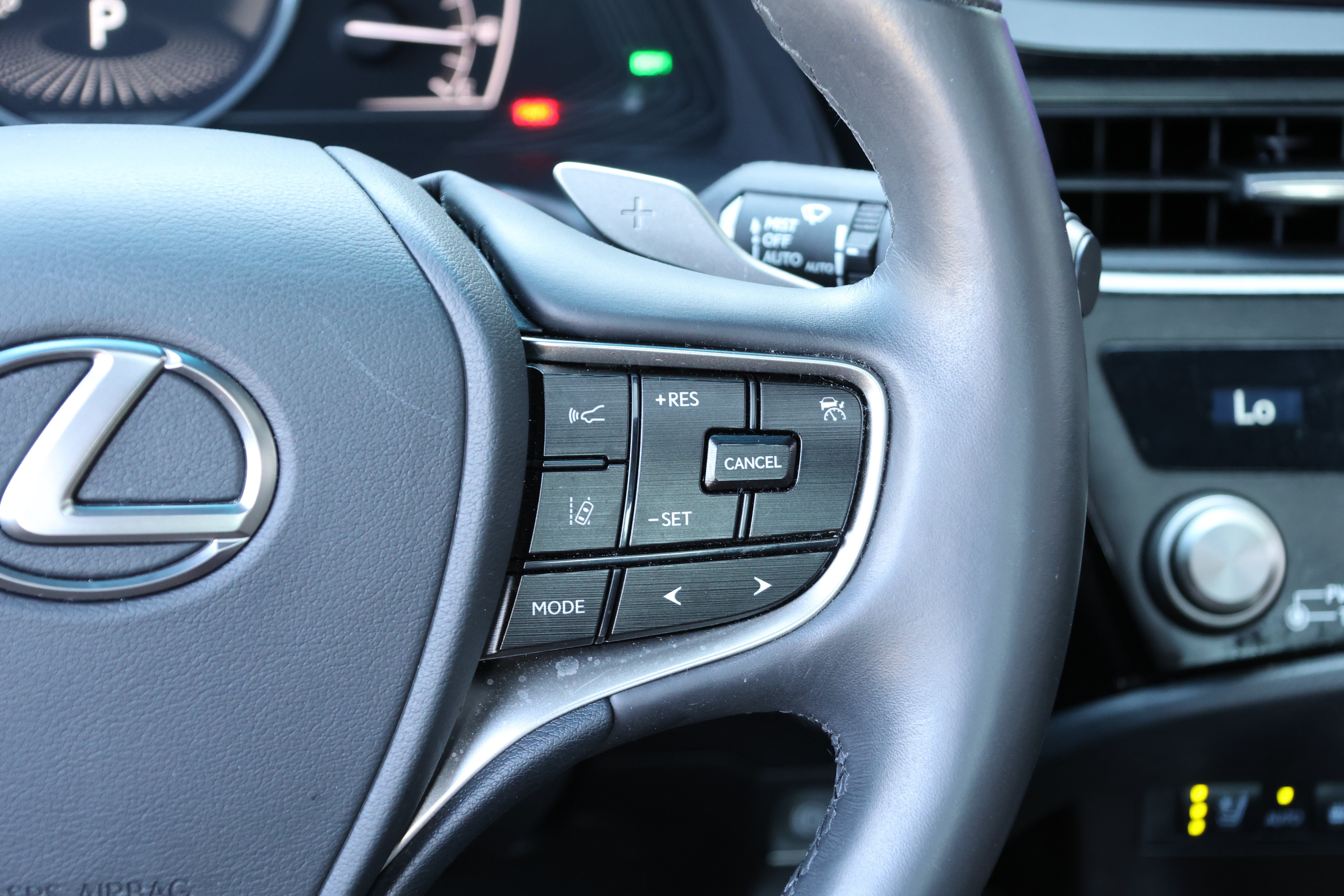 Used 2024 Lexus ES 300h w/ Premium Package FWD image 21