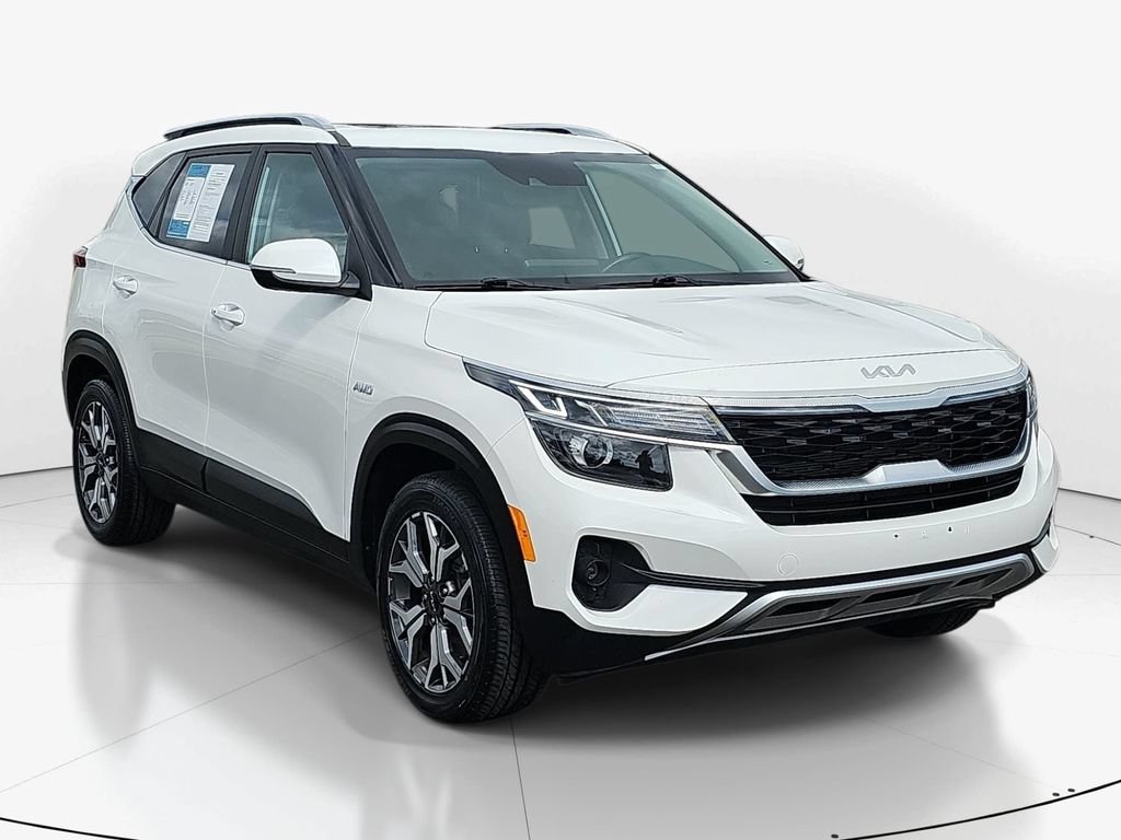 Used 2022 Kia Seltos EX AWD/4WD image 3