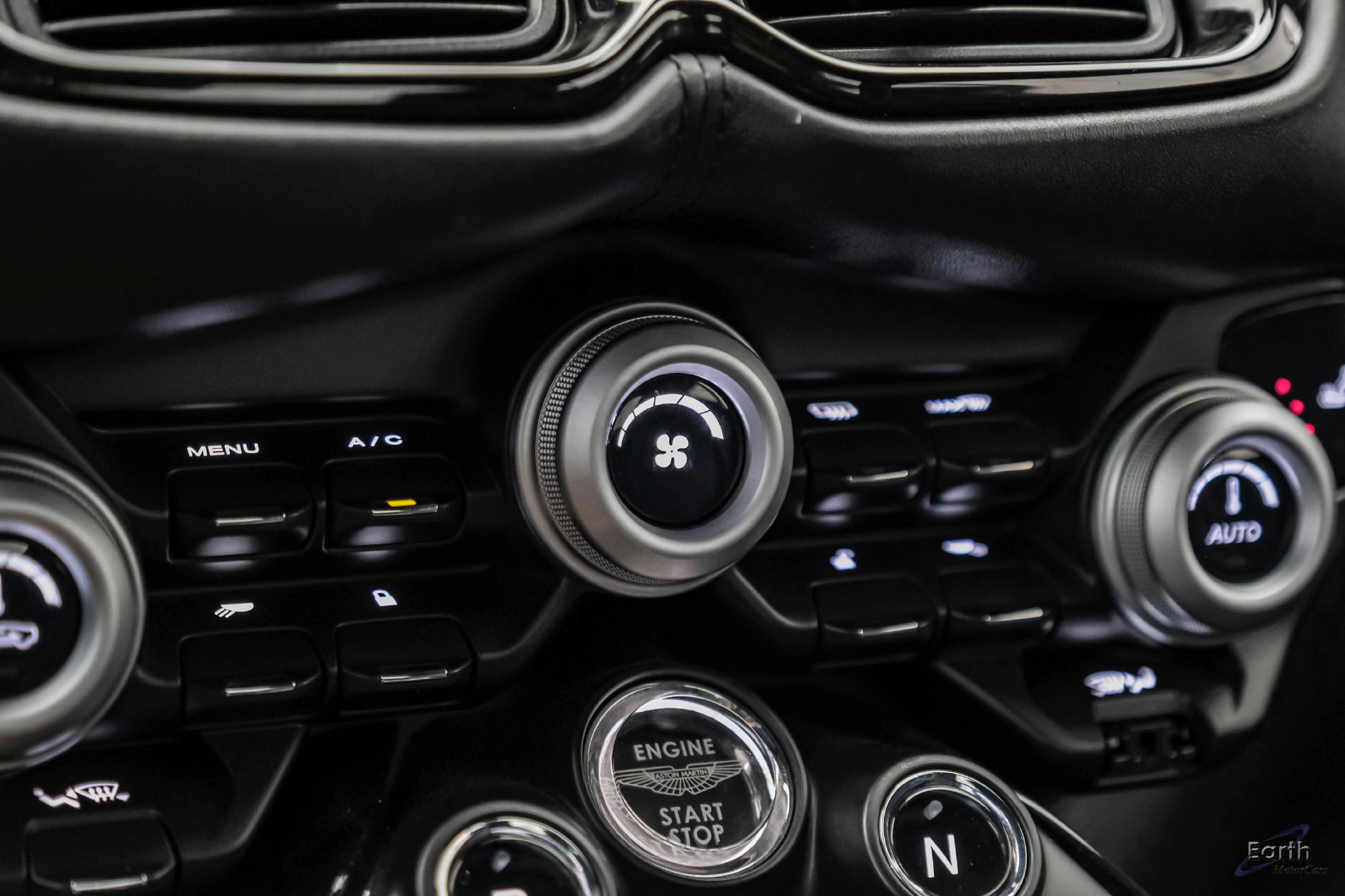 Used 2022 Aston Martin V8 Vantage Coupe RWD image 65
