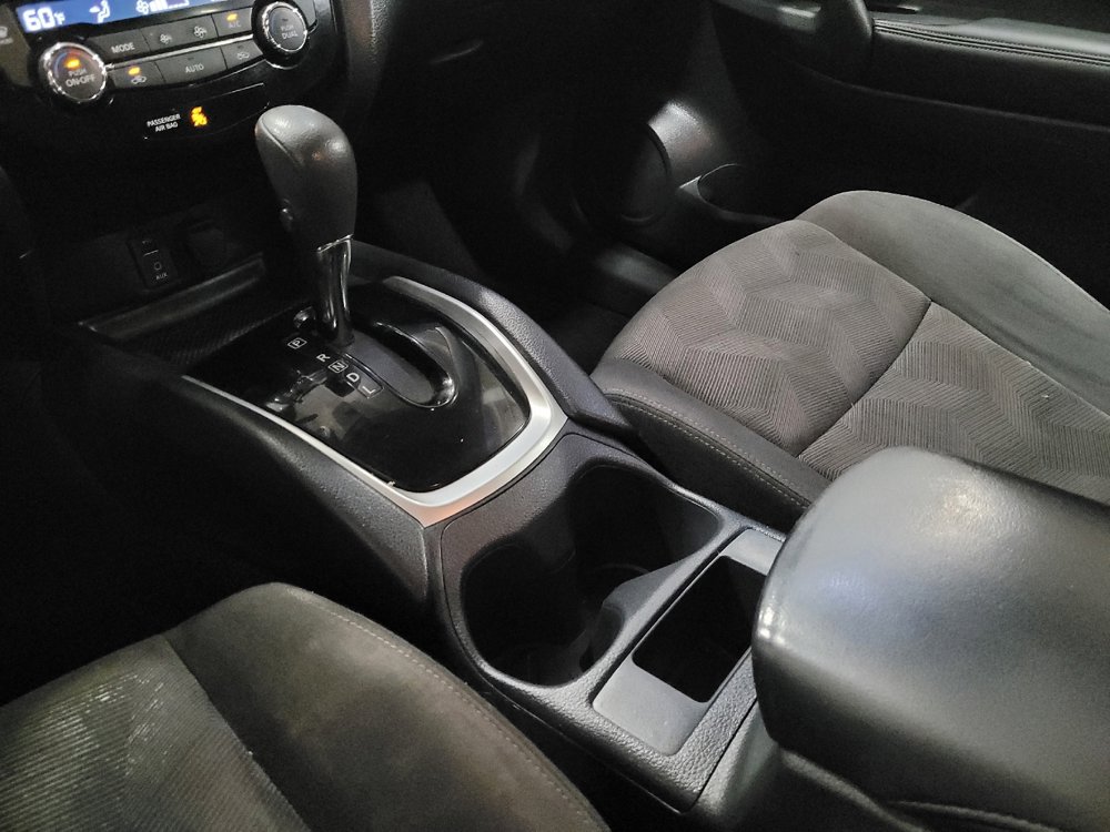 Used 2016 Nissan Rogue SV AWD/4WD image 26