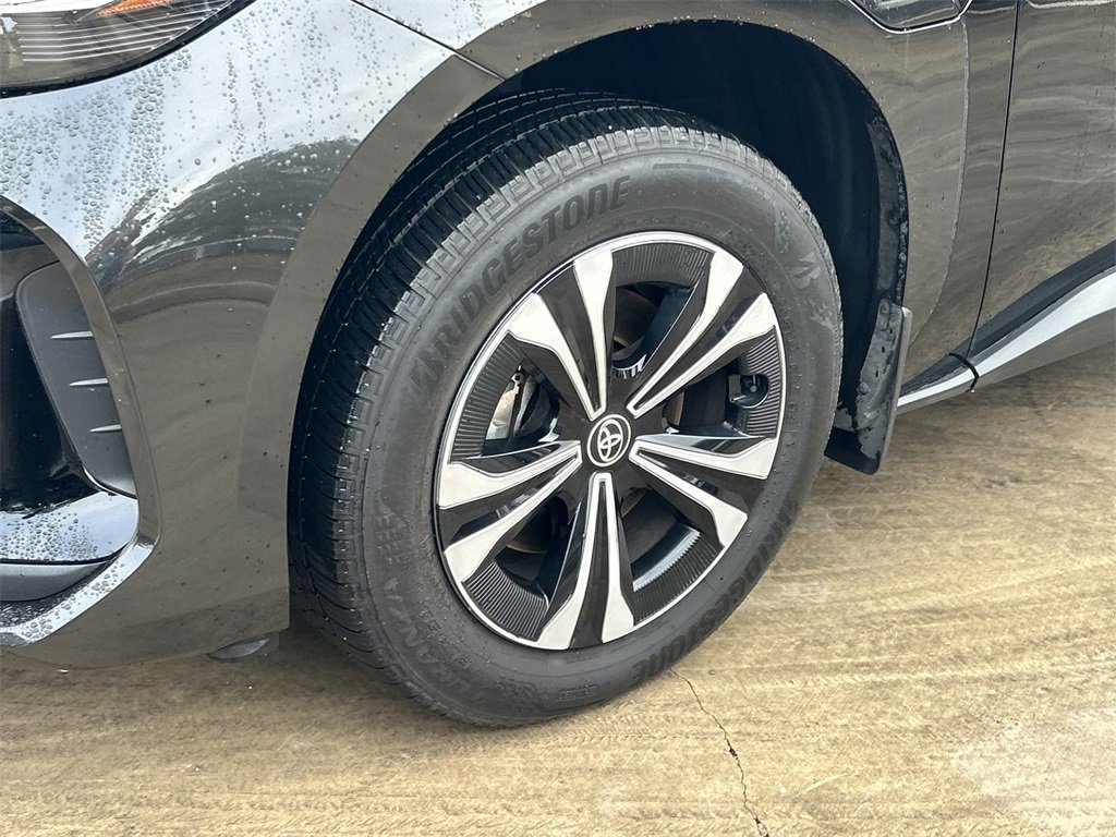 Used 2025 Toyota bZ4X FWD image 9