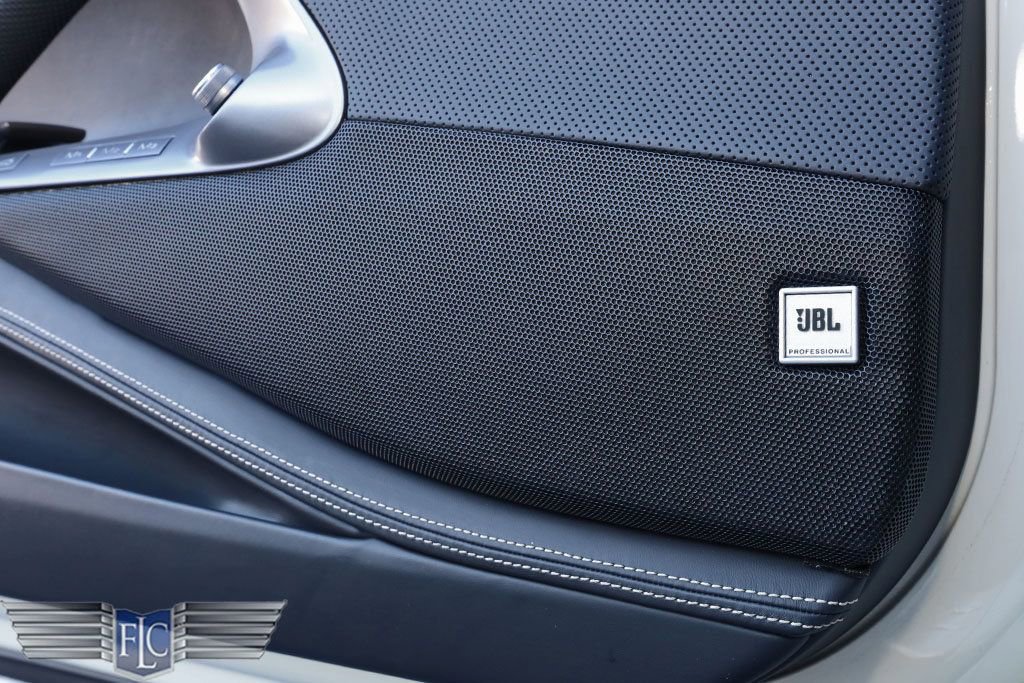 Used 2020 Ferrari 812 Superfast image 34