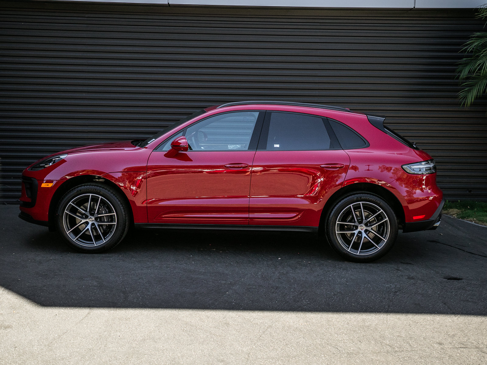 Certified 2026 Porsche Macan AWD/4WD image 2