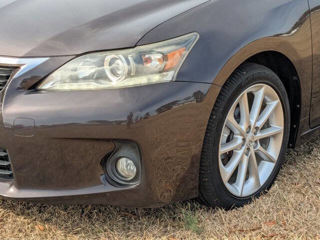Used 2013 Lexus CT 200h w/ Premium Pkg w/Backup Camera FWD image 9