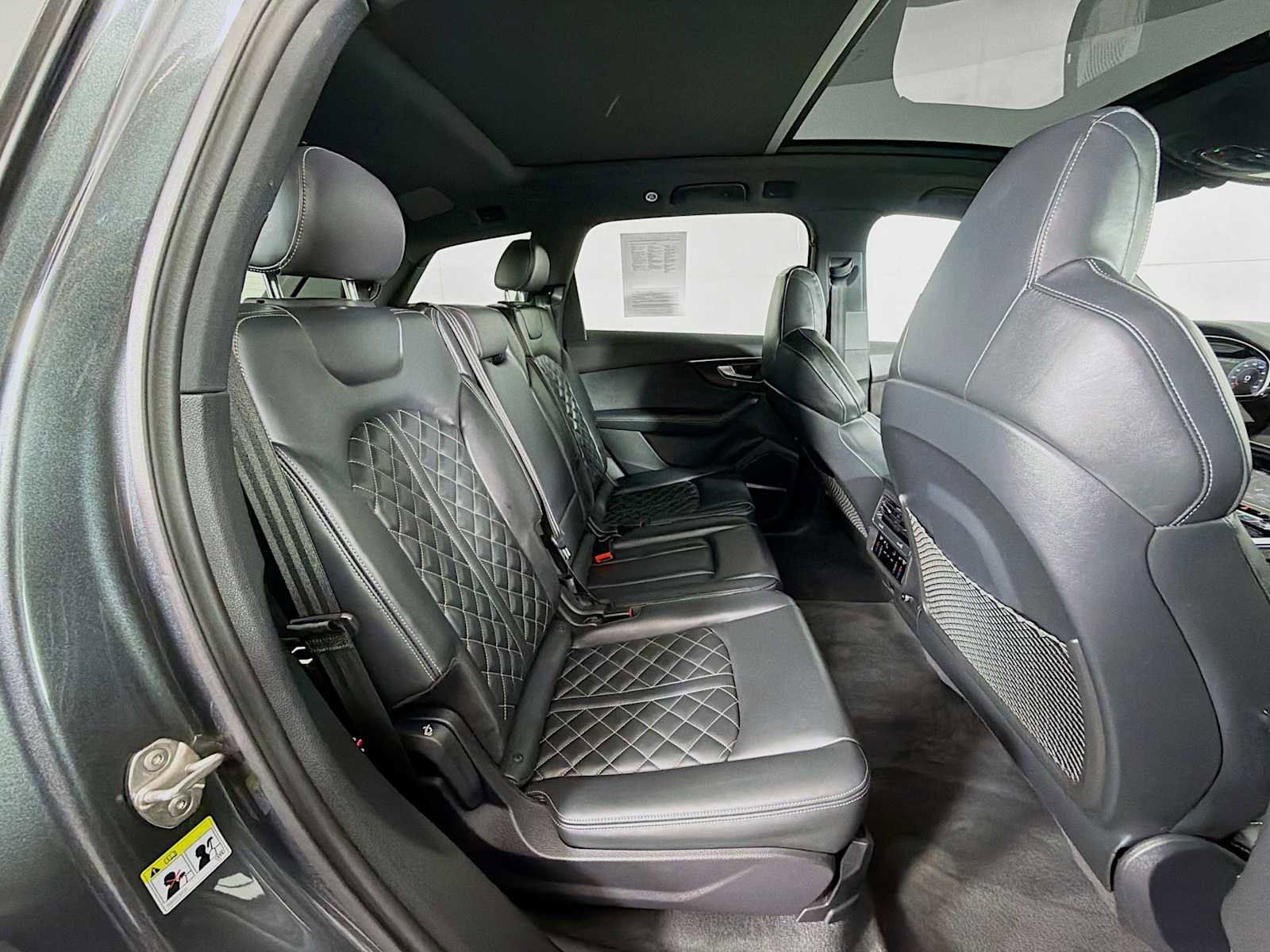 Used 2023 Audi SQ7 Premium Plus w/ Towing Package image 27