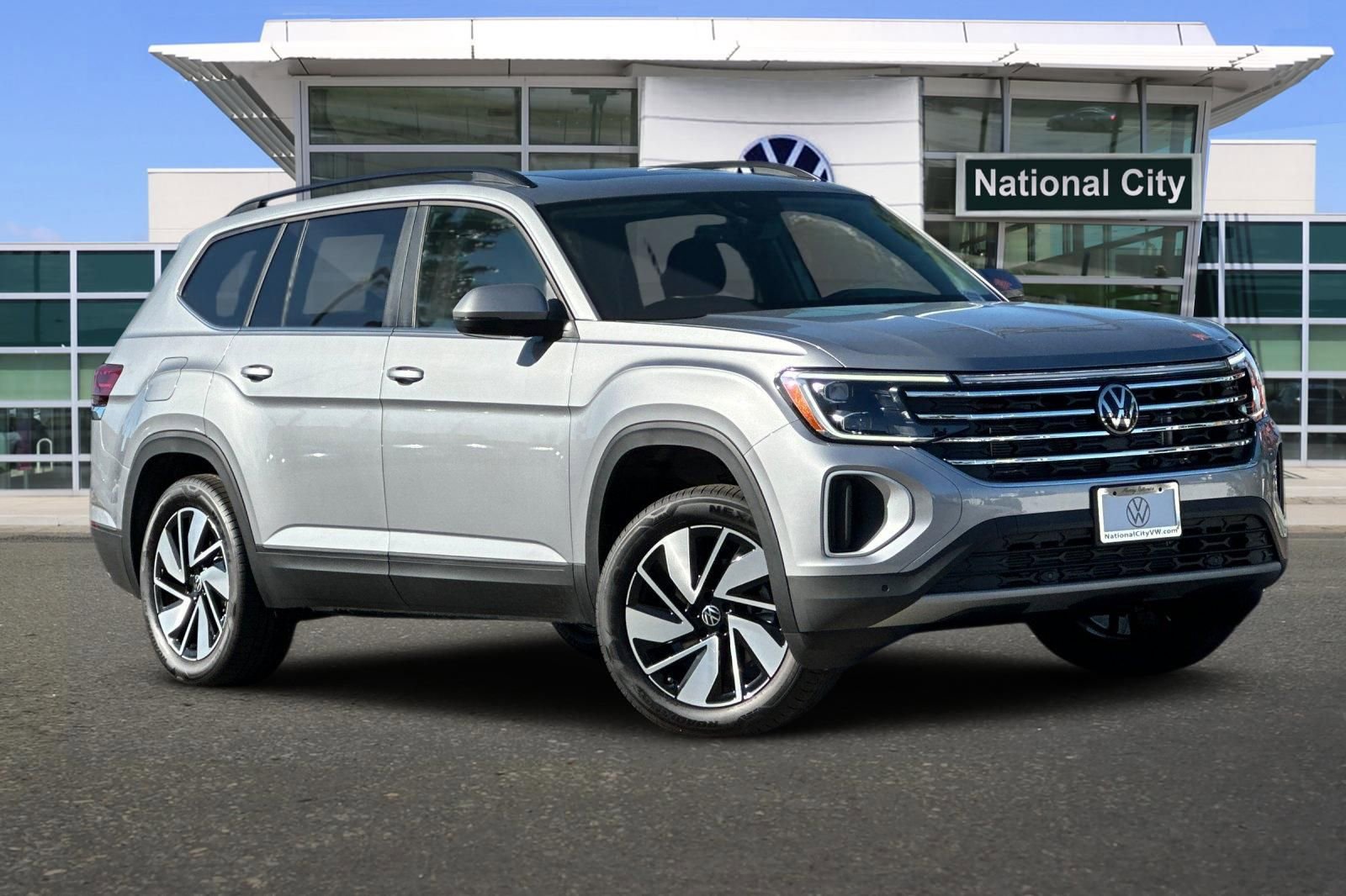 New 2026 Volkswagen Atlas SE image 2