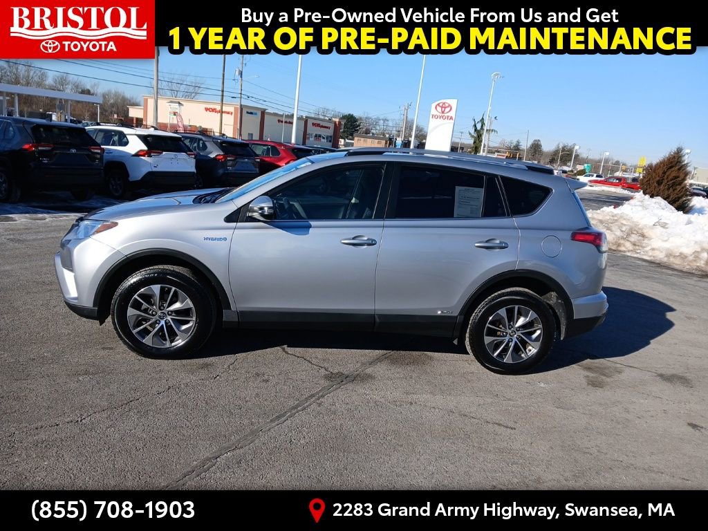 Used 2018 Toyota RAV4 LE image 4