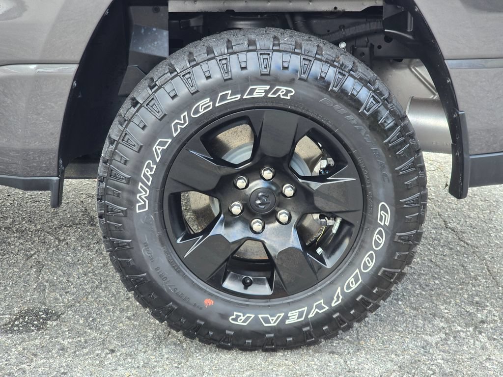 Used 2025 RAM 1500 Warlock AWD/4WD image 21