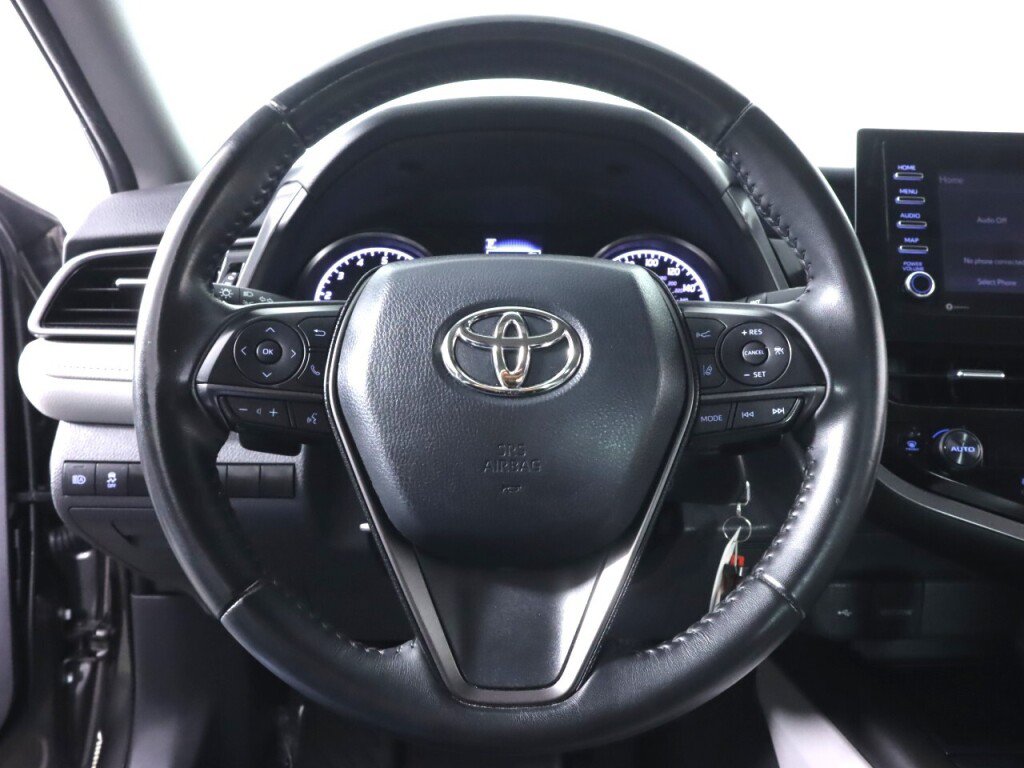 Used 2022 Toyota Camry SE FWD image 11