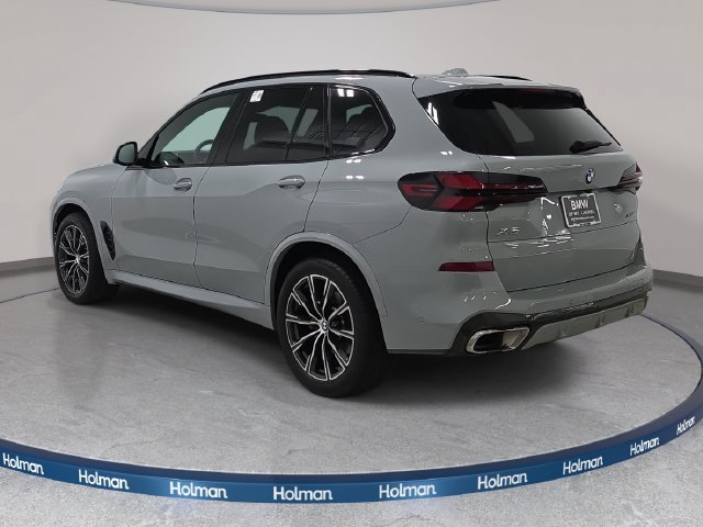 Used 2024 BMW X5 xDrive40i w/ M Sport Package AWD/4WD image 8