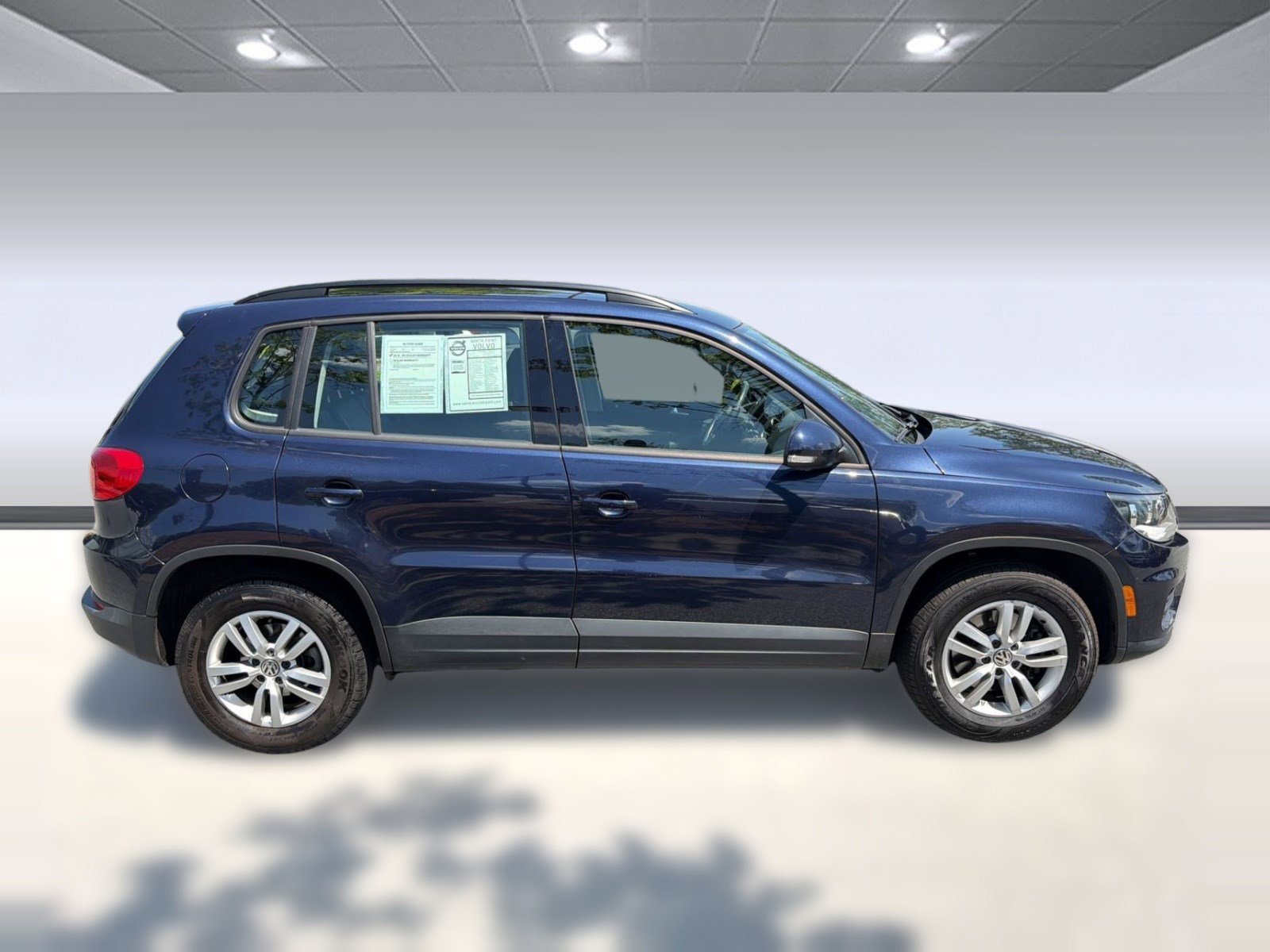 Used 2016 Volkswagen Tiguan S FWD image 8
