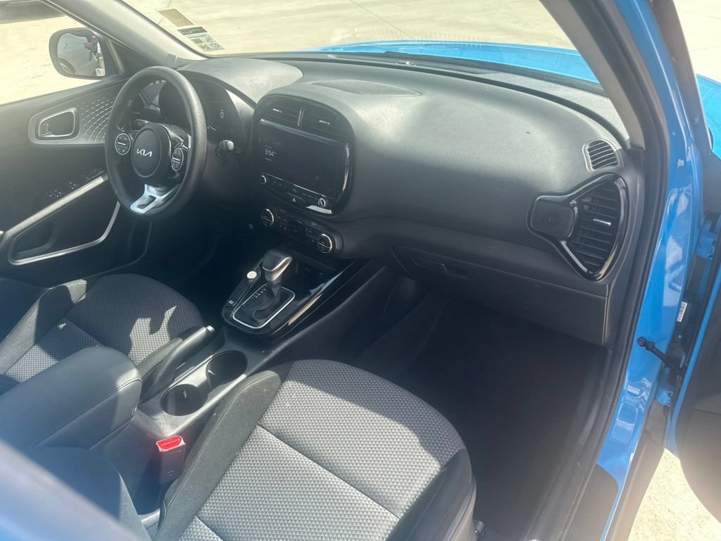 Used 2023 Kia Soul S FWD image 29