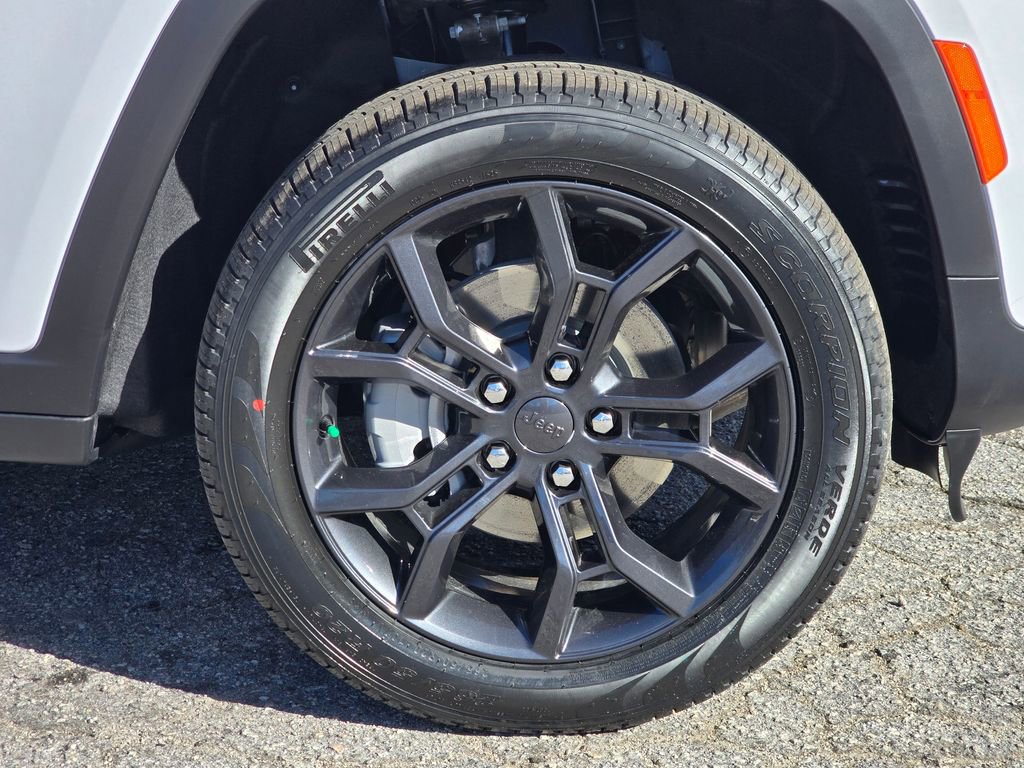 New 2025 Jeep Grand Cherokee Limited image 16