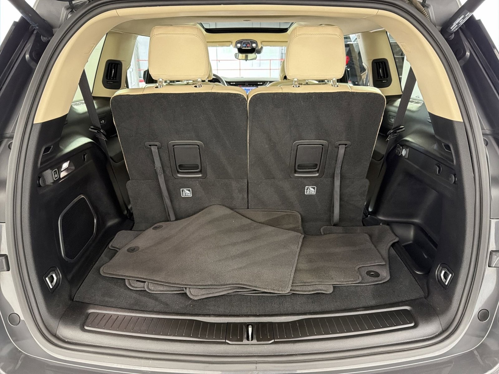 Used 2022 Jeep Grand Cherokee L Limited w/ MOPAR Finishing Package image 27