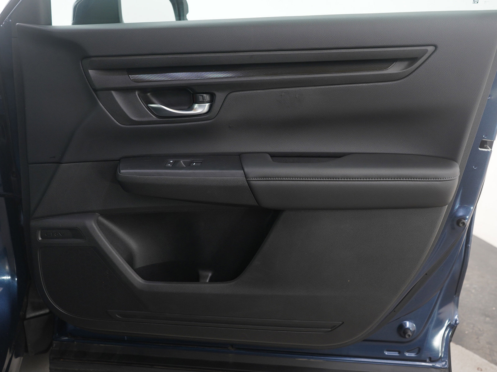 Used 2023 Honda CR-V LX image 9