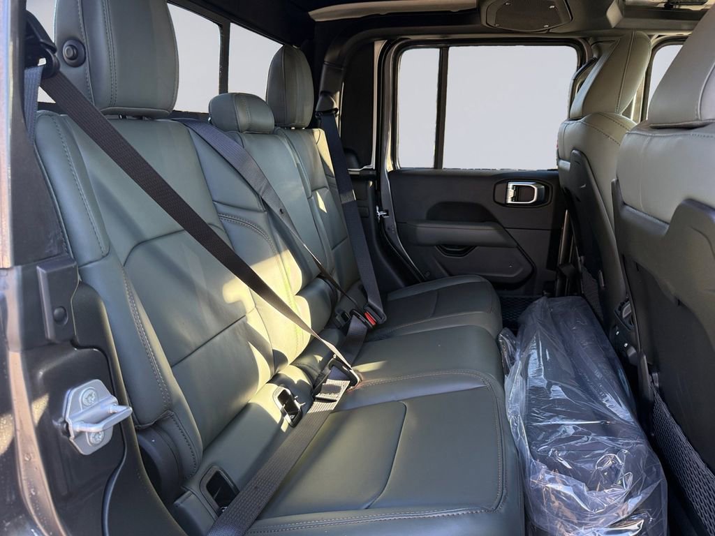 New 2026 Jeep Gladiator Mojave image 18