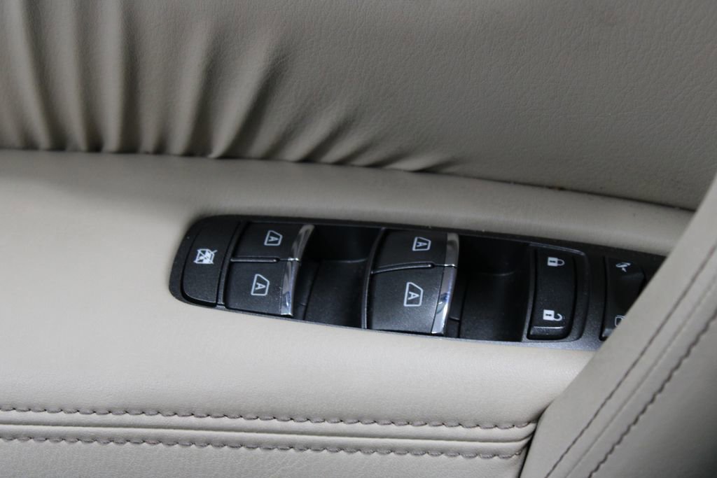 Used 2024 Nissan Armada SL w/ Captain's Chairs Package image 52