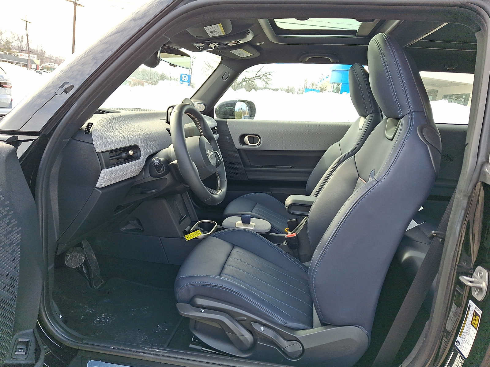 Used 2025 MINI Cooper S FWD image 12