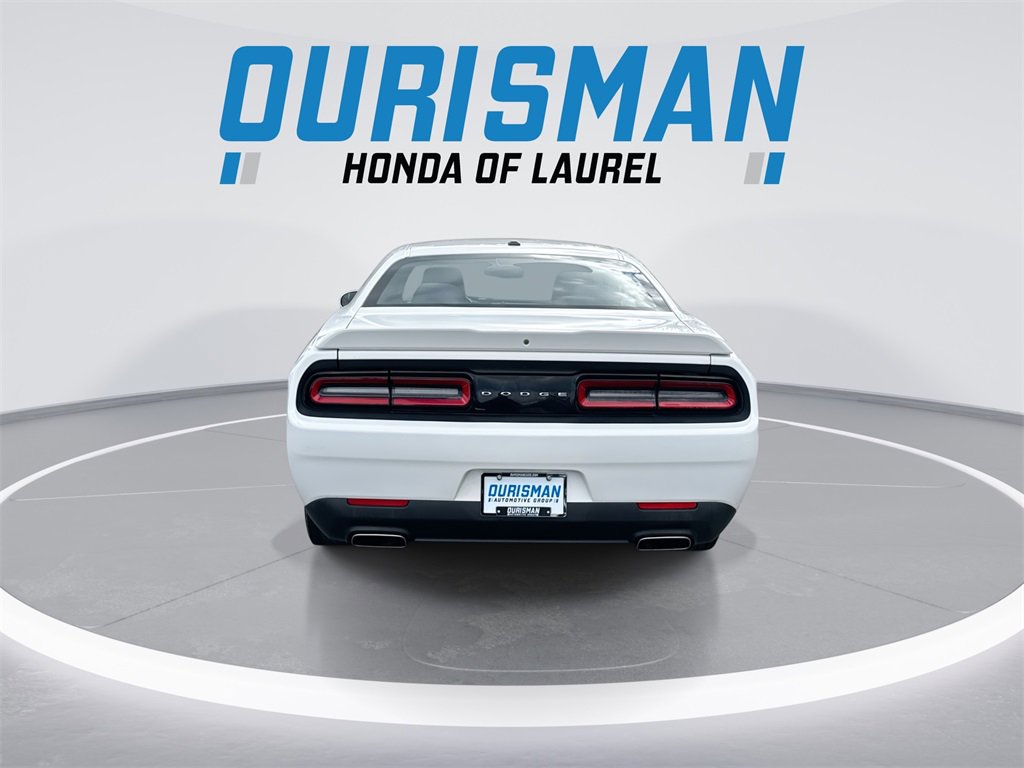 Used 2019 Dodge Challenger SXT image 7