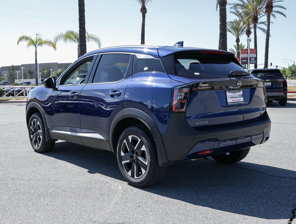 Used 2025 Nissan Kicks SR FWD image 6