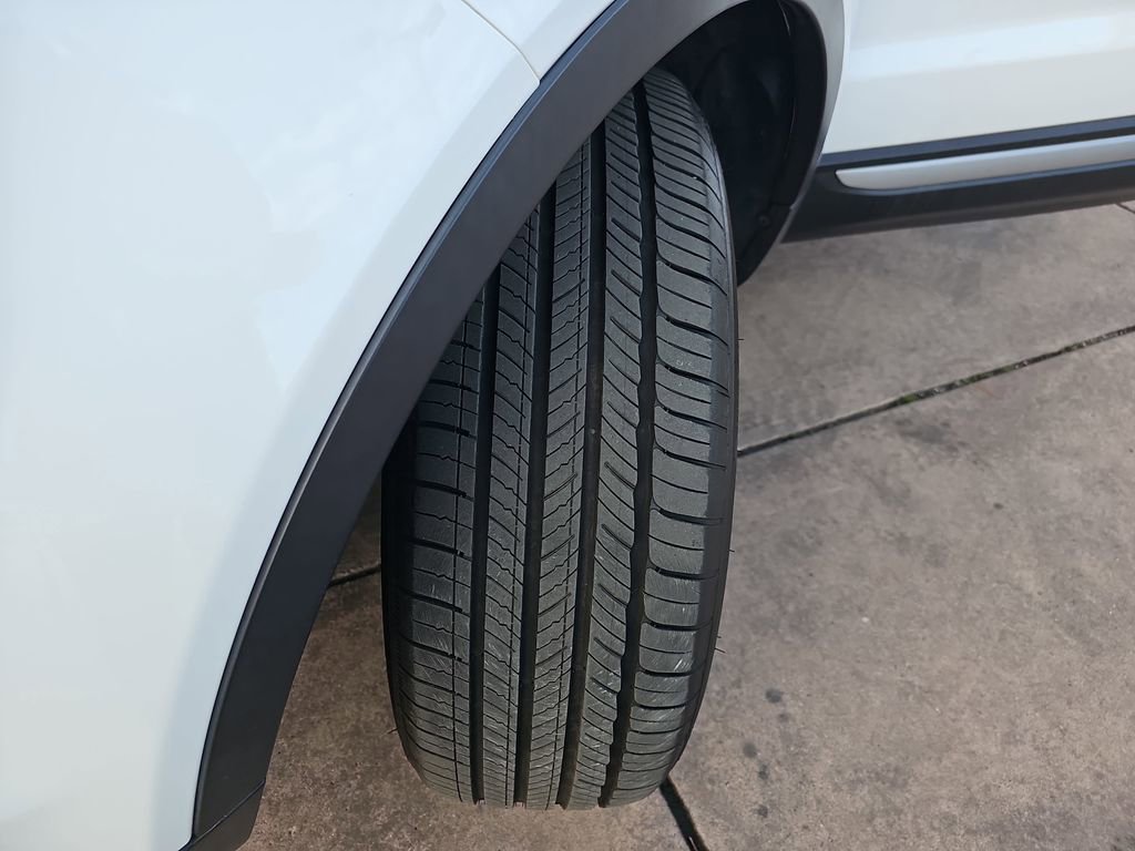 Used 2015 Land Rover Range Rover Evoque Pure Premium image 38