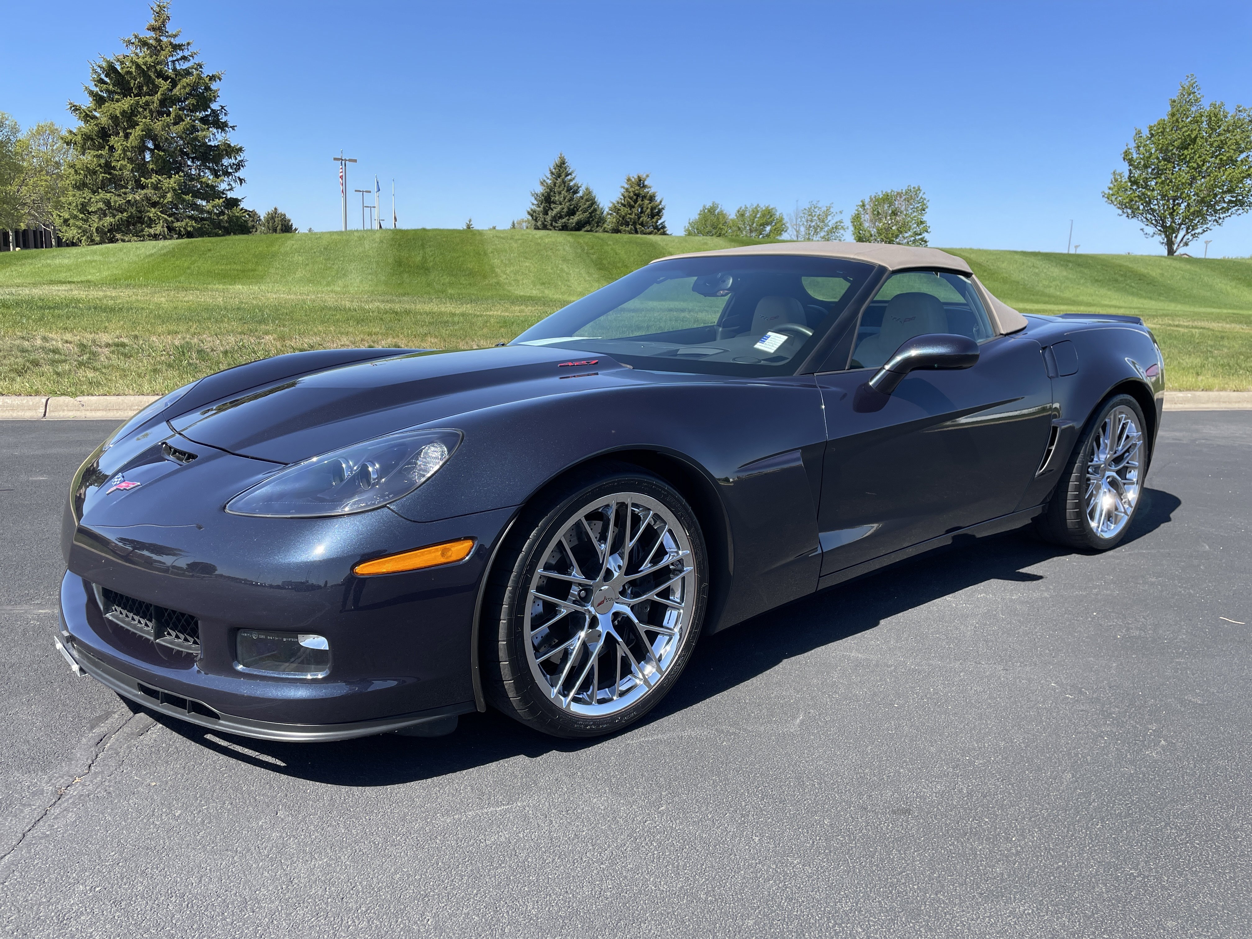Used 2013 Chevrolet Corvette 427 w/ 1SB Preferred Equipment Group RWD image 1