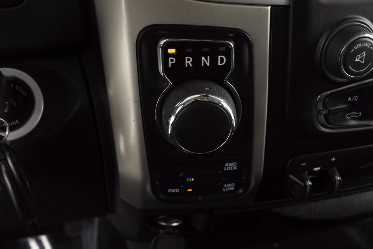 Used 2017 RAM 1500 Classic SLT w/ SLT Plus D￩cor Group image 32