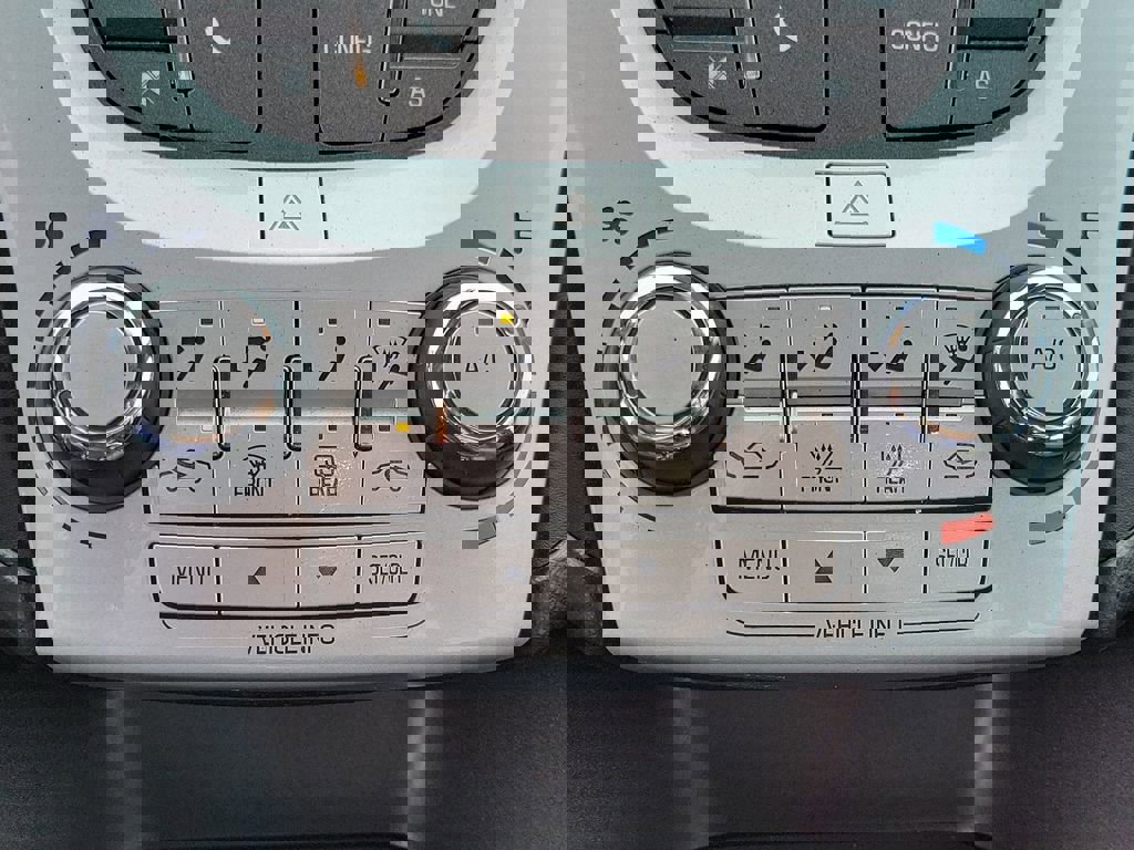 Used 2016 Chevrolet Equinox LS image 27