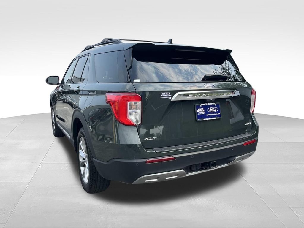 Used 2024 Ford Explorer XLT w/ Equipment Group 202A AWD/4WD image 6