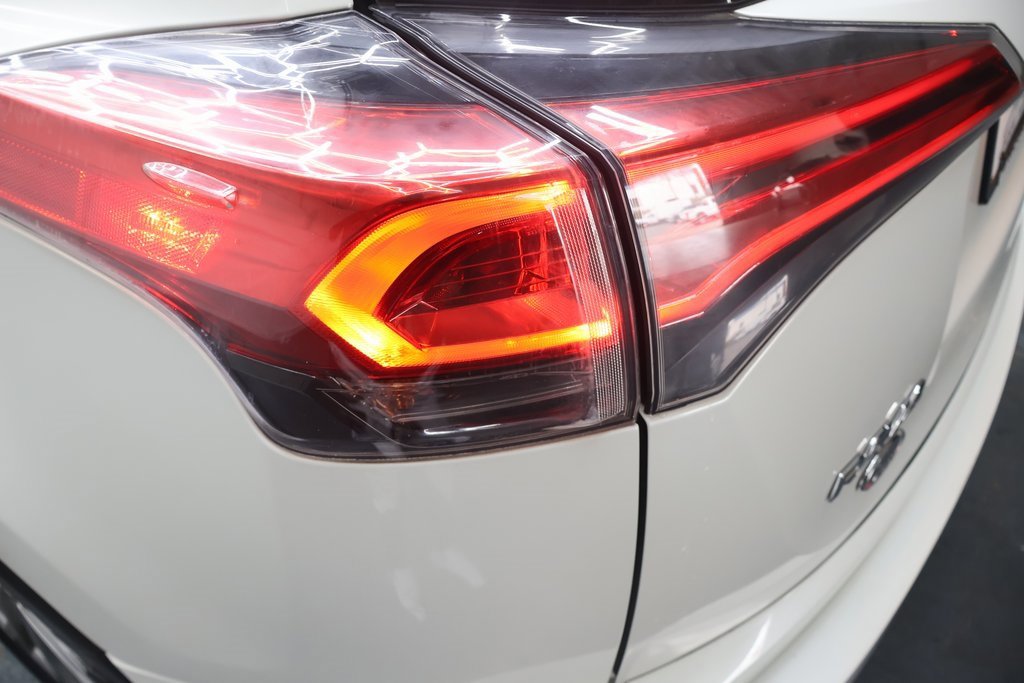 Used 2016 Toyota RAV4 Limited image 26