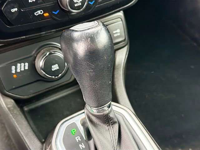 Used 2021 Jeep Renegade Limited image 16