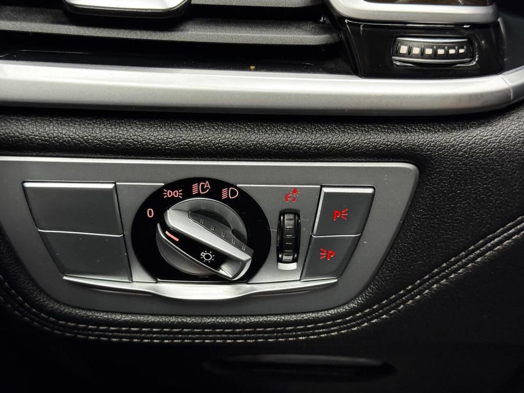 Used 2020 BMW 740i RWD image 31