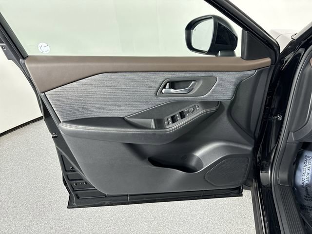 Used 2023 Nissan Rogue SV image 20