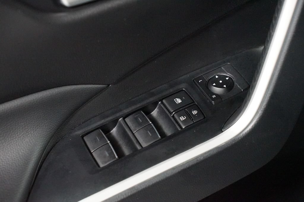 Certified 2025 Toyota RAV4 XLE FWD image 31