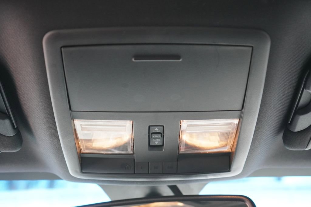 Used 2009 Dodge Challenger SRT8 RWD image 22