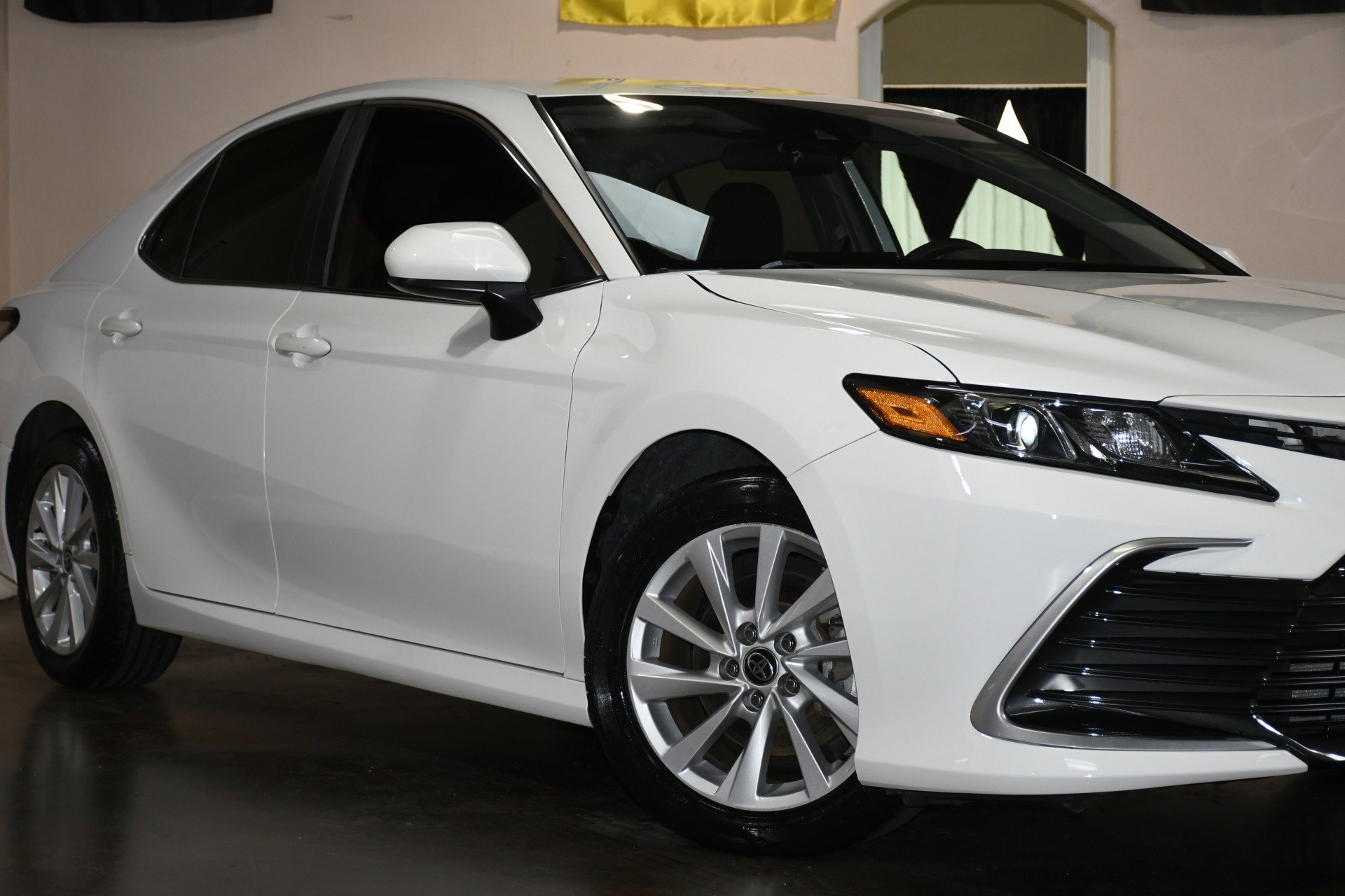 Used 2021 Toyota Camry LE image 53