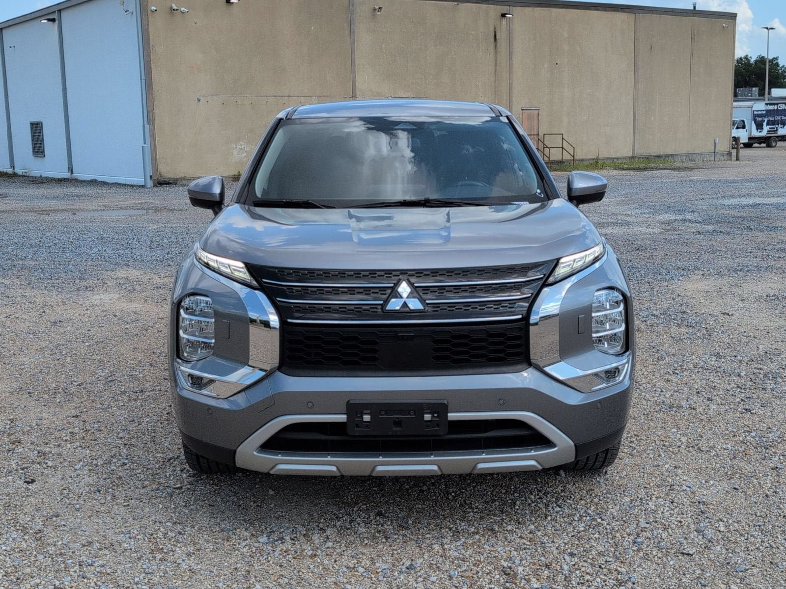 Used 2024 Mitsubishi Outlander SE AWD/4WD image 9