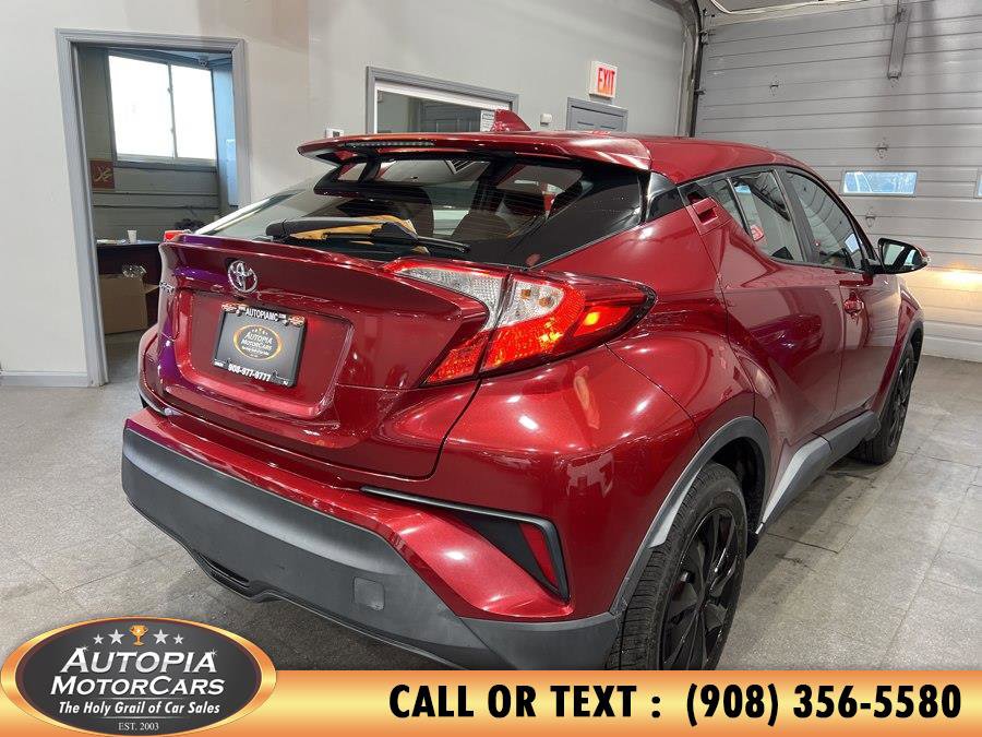 Used 2019 Toyota C-HR LE FWD image 32