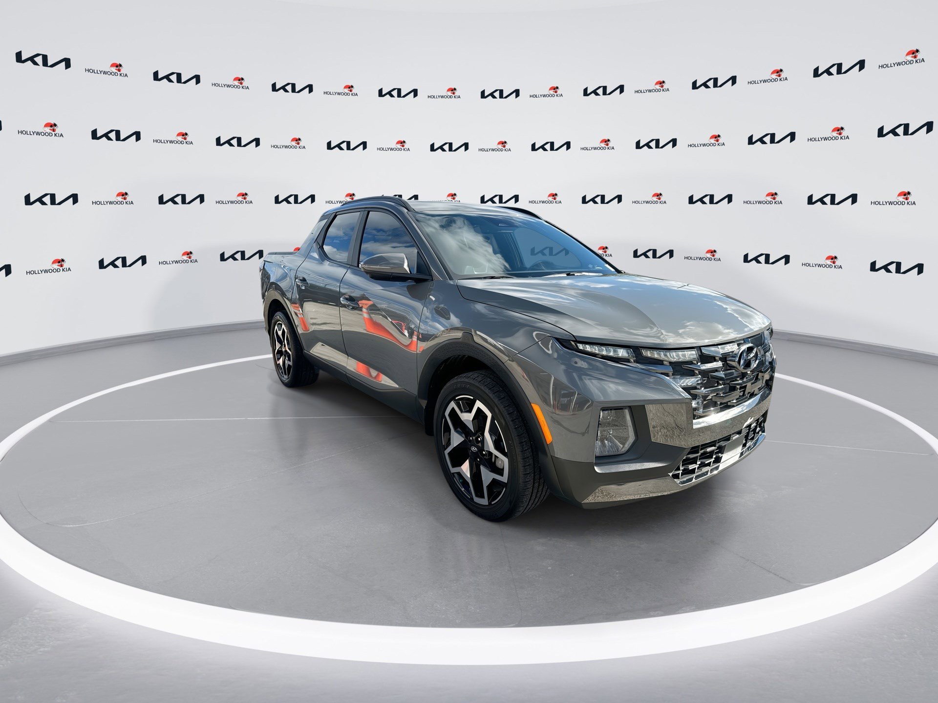 Used 2022 Hyundai Santa Cruz Limited w/ Cargo Package AWD/4WD image 2