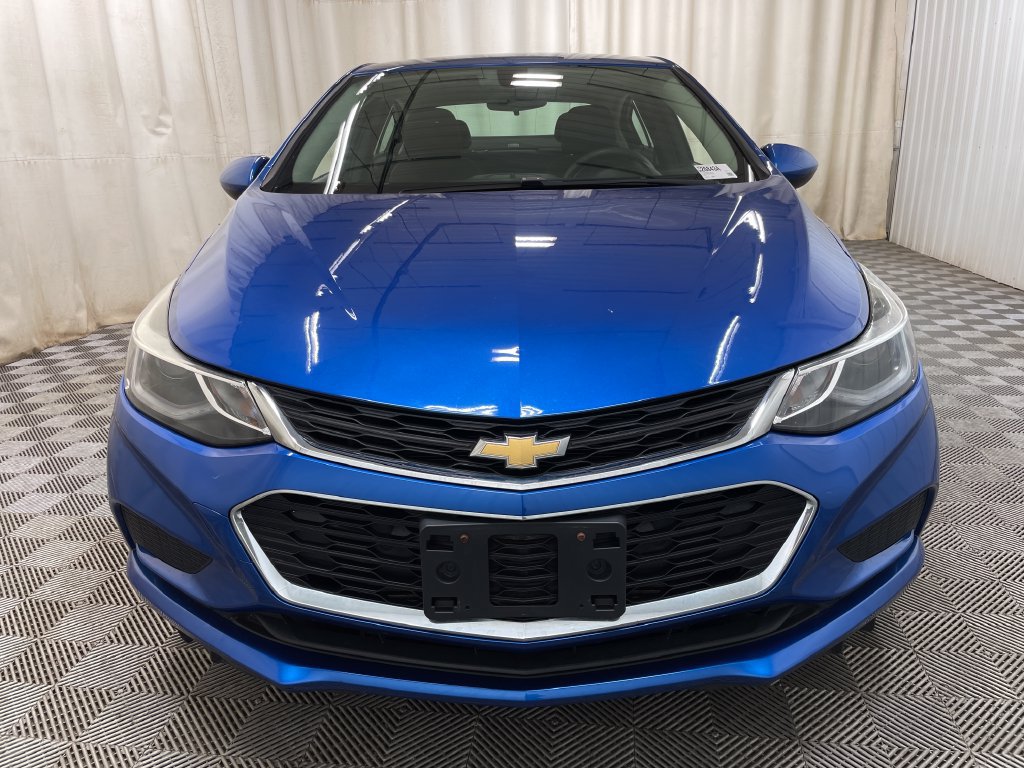 Used 2018 Chevrolet Cruze LT w/ Convenience Package FWD image 10