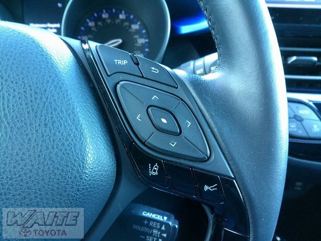 Used 2020 Toyota C-HR XLE image 11