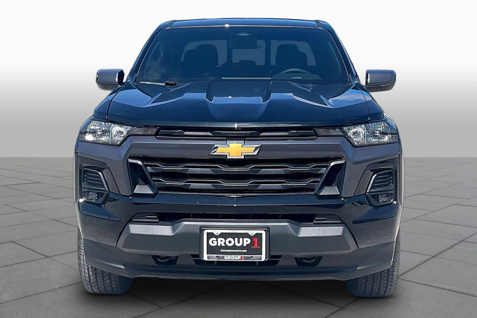 Used 2023 Chevrolet Colorado LT w/ LT Convenience Package II AWD/4WD image 4