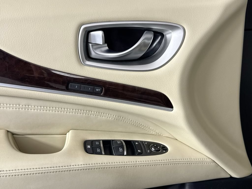 Used 2019 INFINITI QX60 Luxe w/ Sensory Package AWD/4WD image 17
