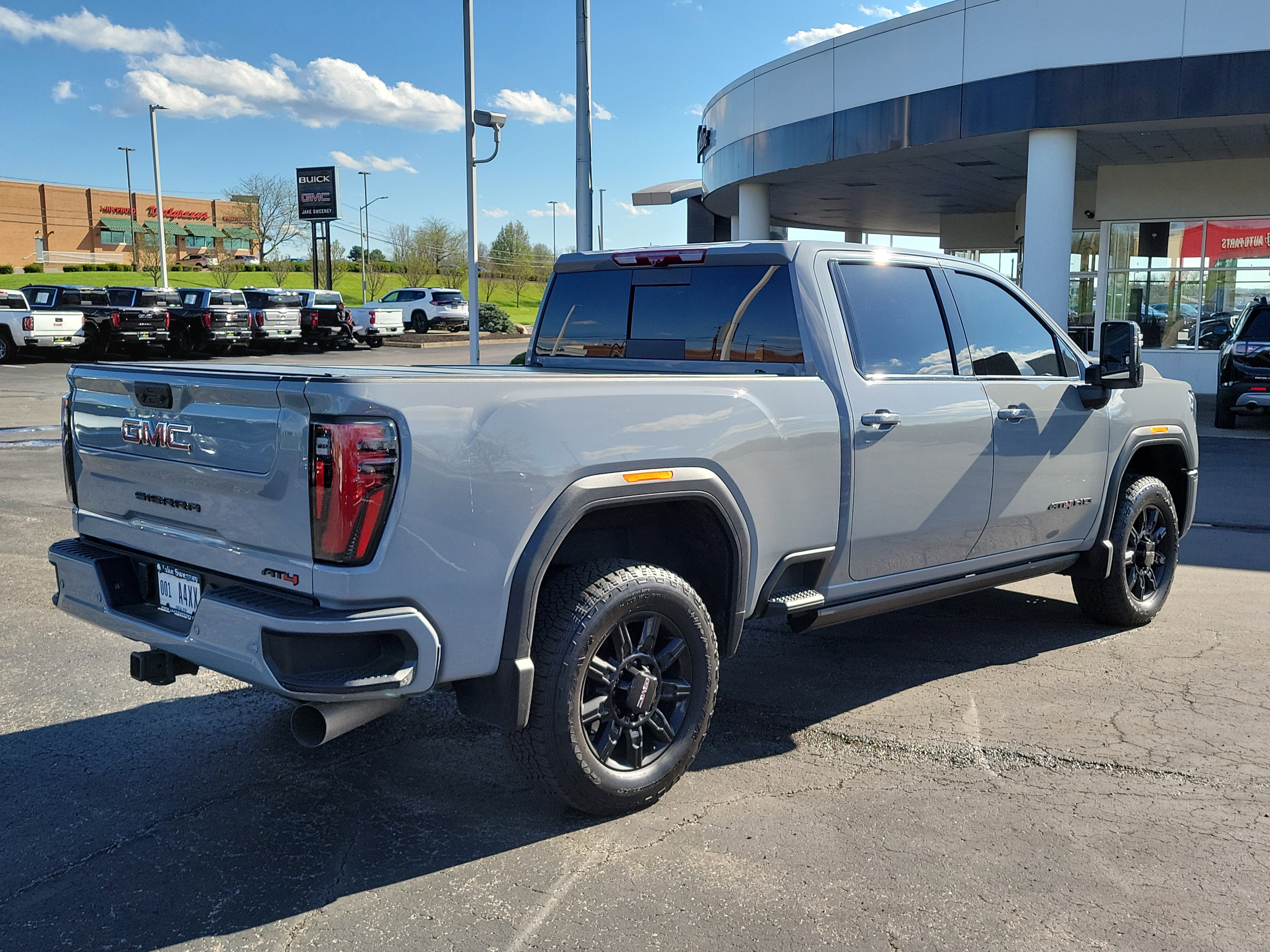 Used 2025 GMC Sierra 3500 AT4 w/ AT4 Premium Plus Package image 4