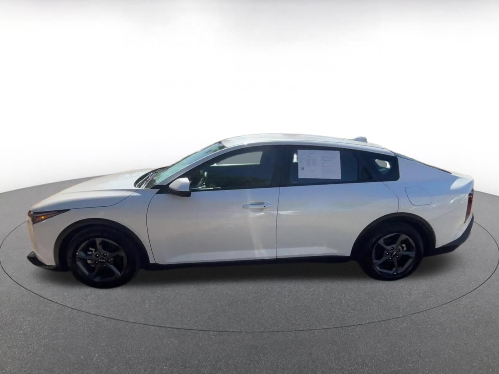 Used 2025 Kia K4 FWD image 9